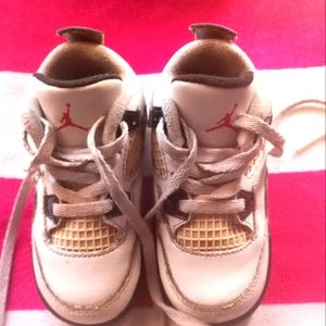 Air Jordan Retro 4